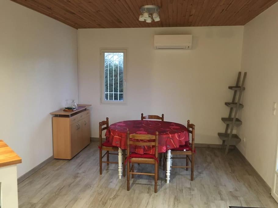 Aux Aspres De 65m² Ferienhaus